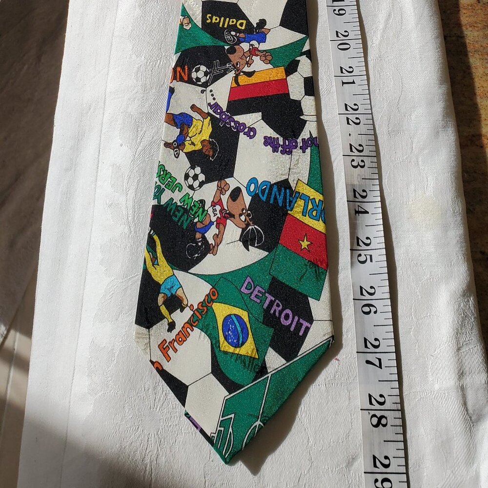 VINTAGE 1992 NICOLE MILLER NY TIE